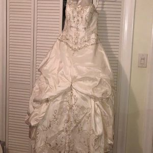 Alfred Angelo Wedding dress